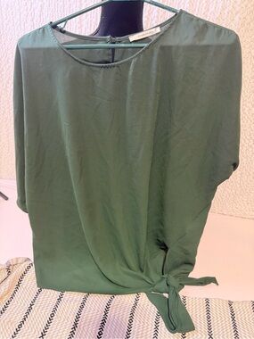 Caramel Emerald Green Tie-Front Short Sleeve Blouse